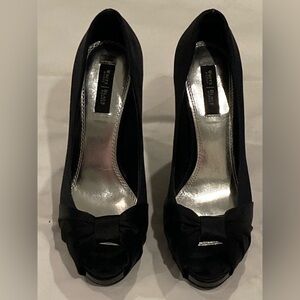 White House Black Market Ray Black Satin Bow Peep-toe Pumps Size 6 1/ 2 Preowned
